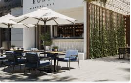 HOW OUTDOOR FURNITURE CAN BENEFIT YOUR RESTAURANTS