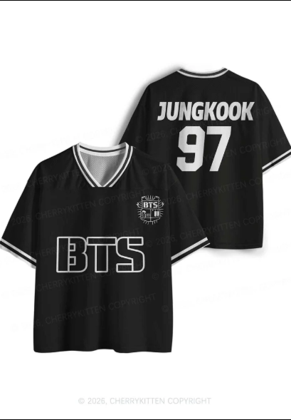 Cherrykitten’s Ultimate Guide to Baby Tees & Y2K Jersey Fashion