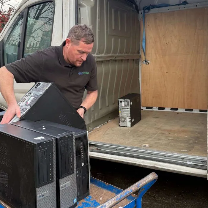 IT Equipment Movers for UK Businesses: Ensuring Safe Installation and System Transitions