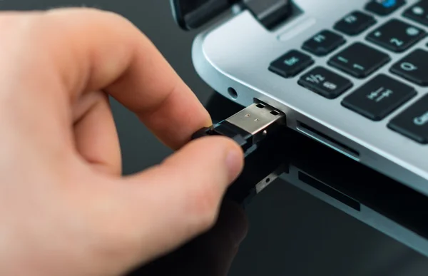 Remove Write Protection from USB Flash Drive on Windows Without Losing Data