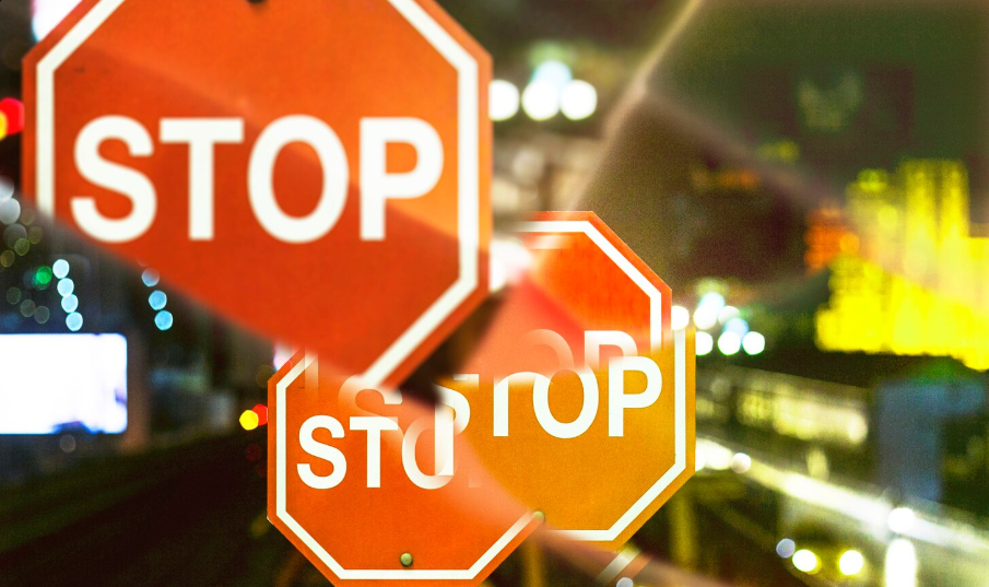 Warning Signs a Routine Police Stop Is Turning Into Something More Serious